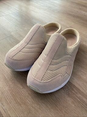 Women’s Slip-On Comfort Easy Spirit sneakers